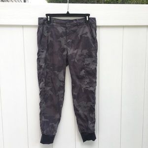 Brand: Prana. Size 8. Army gray.